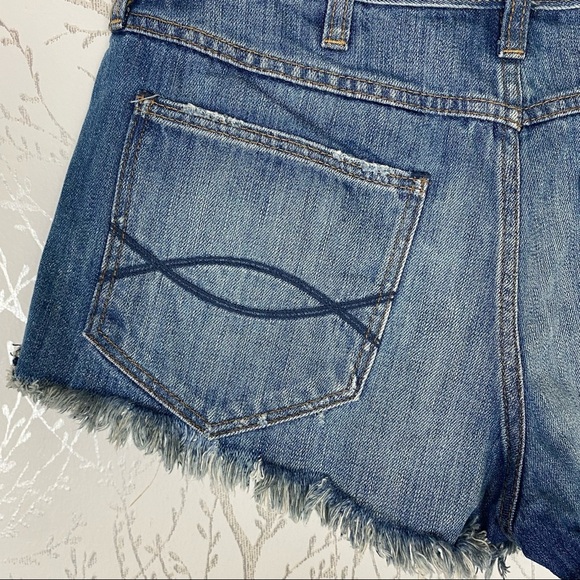 ABERCROMBIE & FITCH Festival High-Rise Jean Shorts Destroyed 6 Distressed - Picture 7 of 12